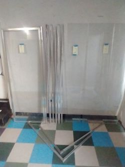  Or Best Offer . Corner Glass Shower Doors , Complete With Brackets. Measurements are approximate see pic. Can Help Deliver Hablo Español 