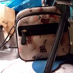 BRAND NEW MULTIPLE PURSES $20 OBO