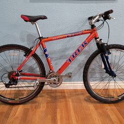 Medium Trek ZX 6500 Mountain bike with Alpha Zero Custom Drawn Aluminum frame and  Shimano parts