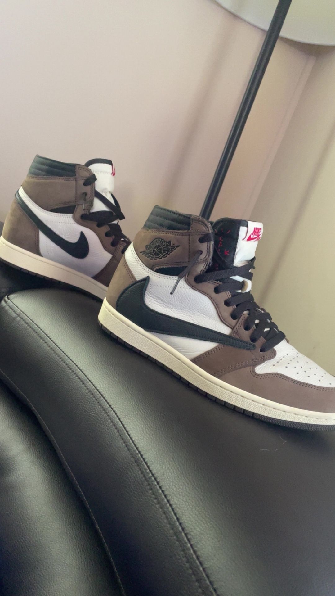 Jordan 1 Travis Scott Mocha