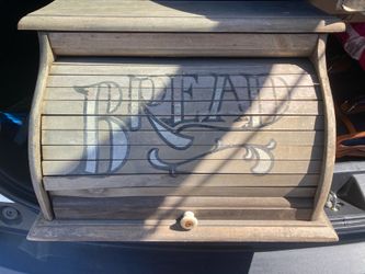 VINTAGE  BREAD BOX $15