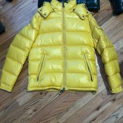 Moncler 4 Sale 600 . Sz 3