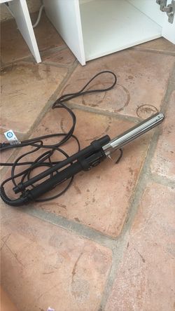 Sam Villa Curling Iron