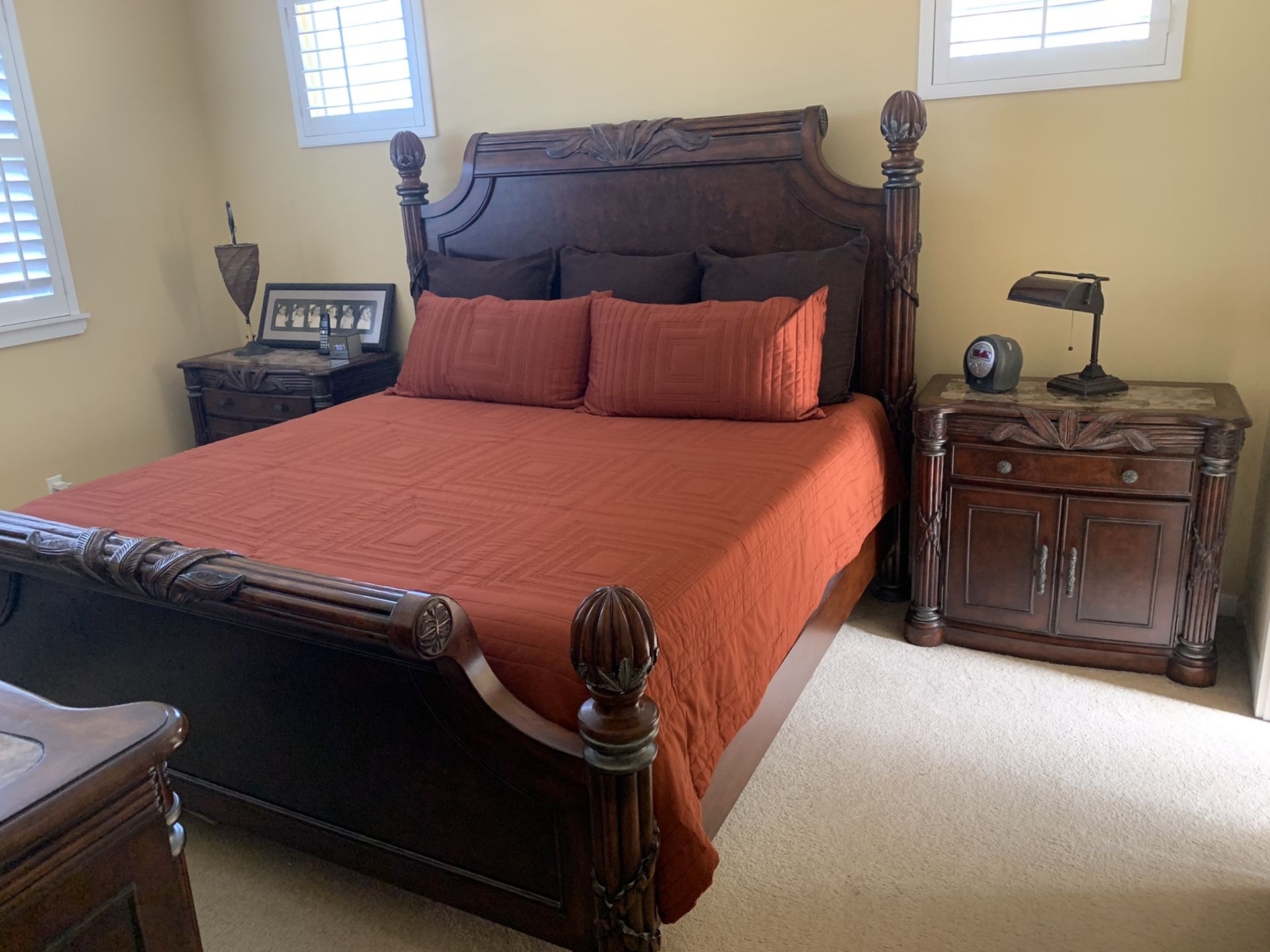 Solid wool king bedroom set
