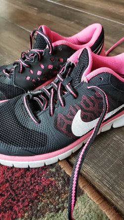 Girls Nike sneakers size 4.5