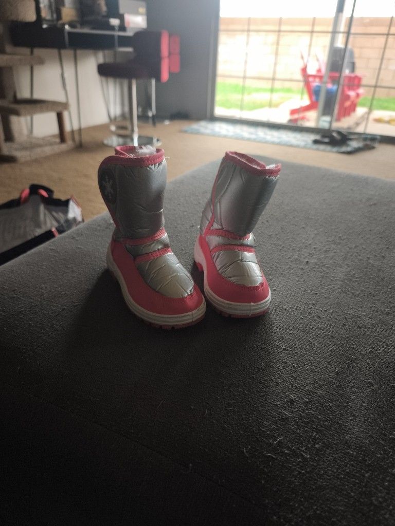Snow Boots