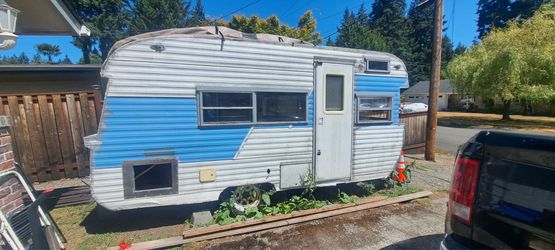 Travel trailer/camper , good renovation project
