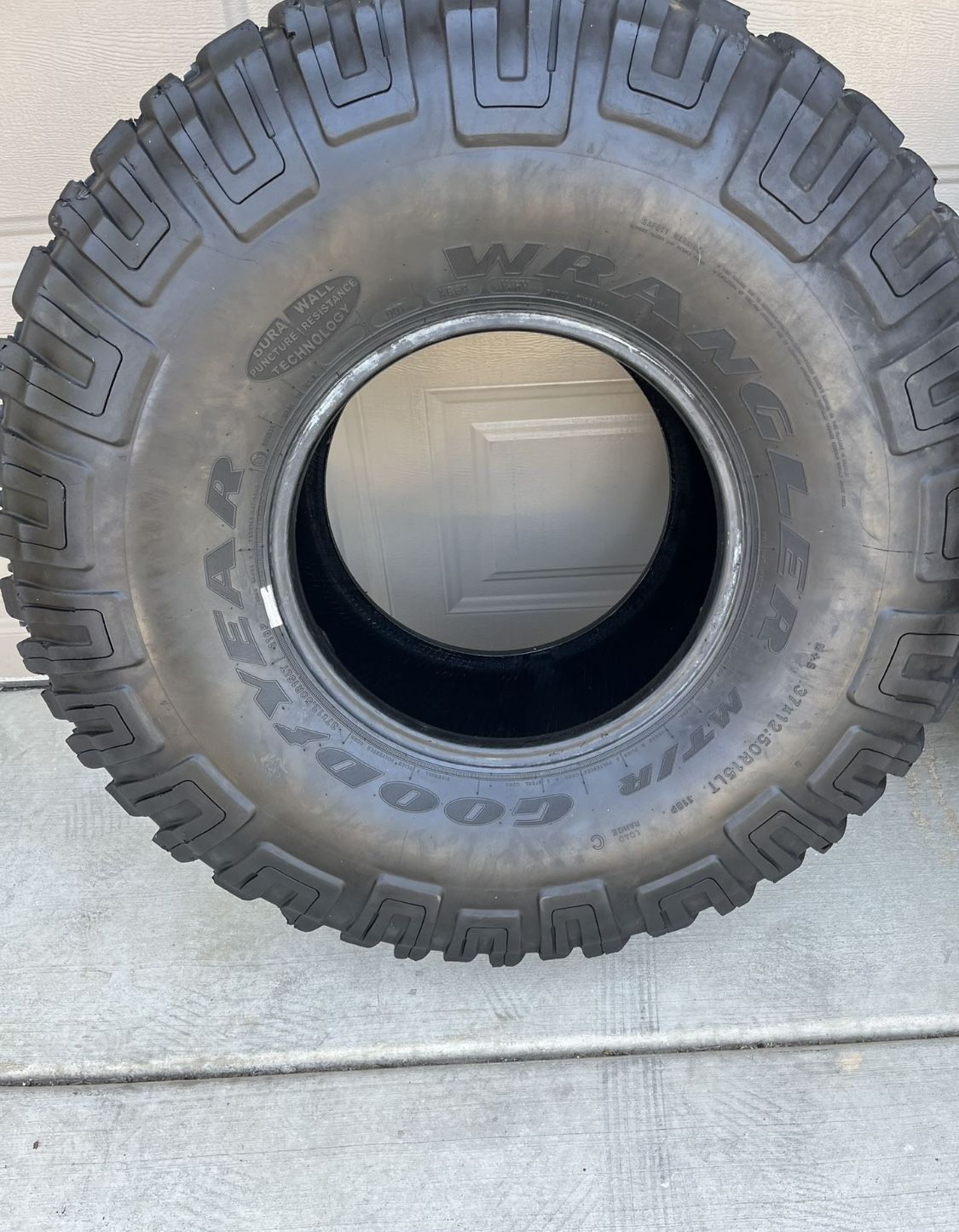 37x12.50R15 Goodyear Wrangler MT