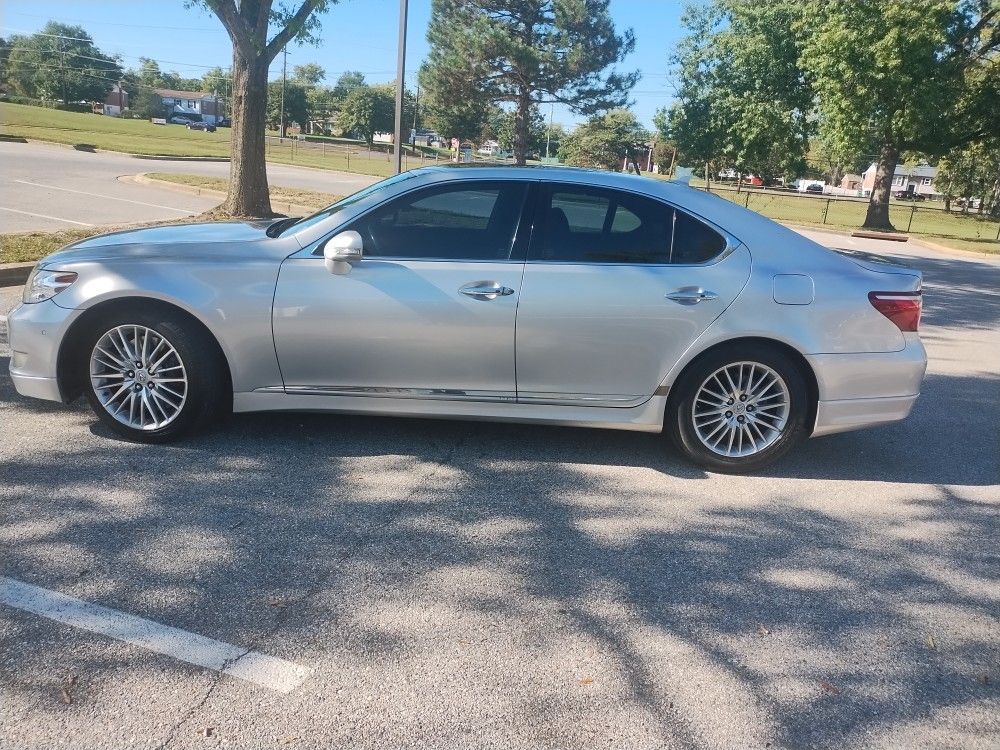 2010 Lexus LS 460