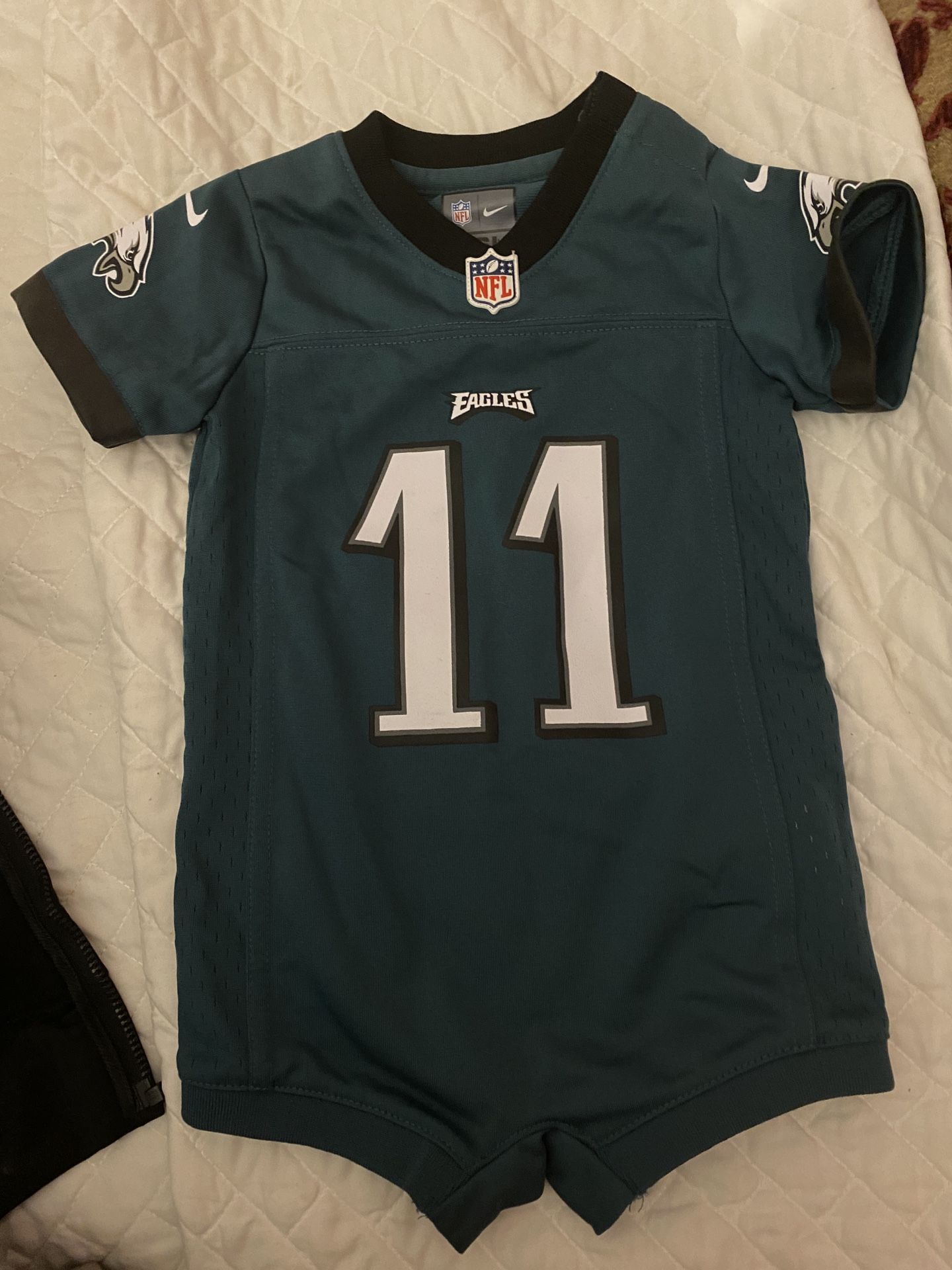 Infant Philadelphia Eagles Carson Wentz Jersey