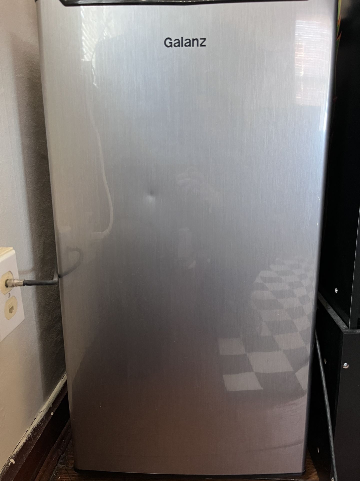 Galanz 3.3 Ft Mini Fridge+Freezer