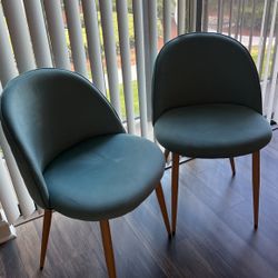 2 chairs 