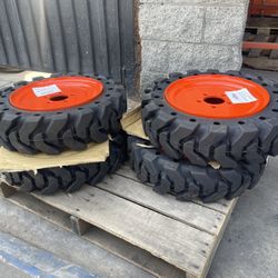 Bobcat S70 Solid Tires 