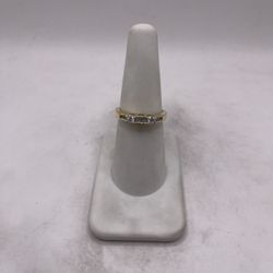 14kt Gold Diamond Engagement Style Ring 