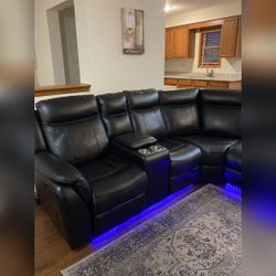 Black Leather Sectional Sofa, Cup Holder Console, LED Lights - Good – South Beloit, IL