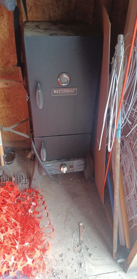 Master Built Pro Series Smoker