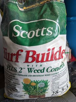 SCOTTS TURF BUILDER PLUS 2 WEED CONTROL APPROXIMATELY12. 4 POUNDS OF 14.29 POUND BAG