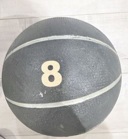 8 pound medicine ball