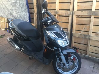 Aprilia sportcity scooter 2007 8k