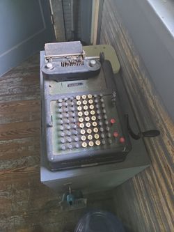 Antique Adding Machine! Really Really Old & Dusty.