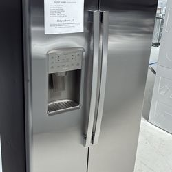 Mother’s Day Sale!🤰GE Profile 21.9 cu ft Side by Side Refrigerator $1,440 off MSRP!