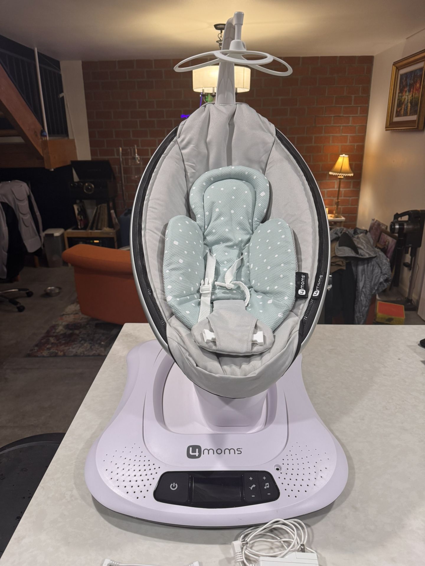 4Moms Mamaroo 4 Multi-motion Swing