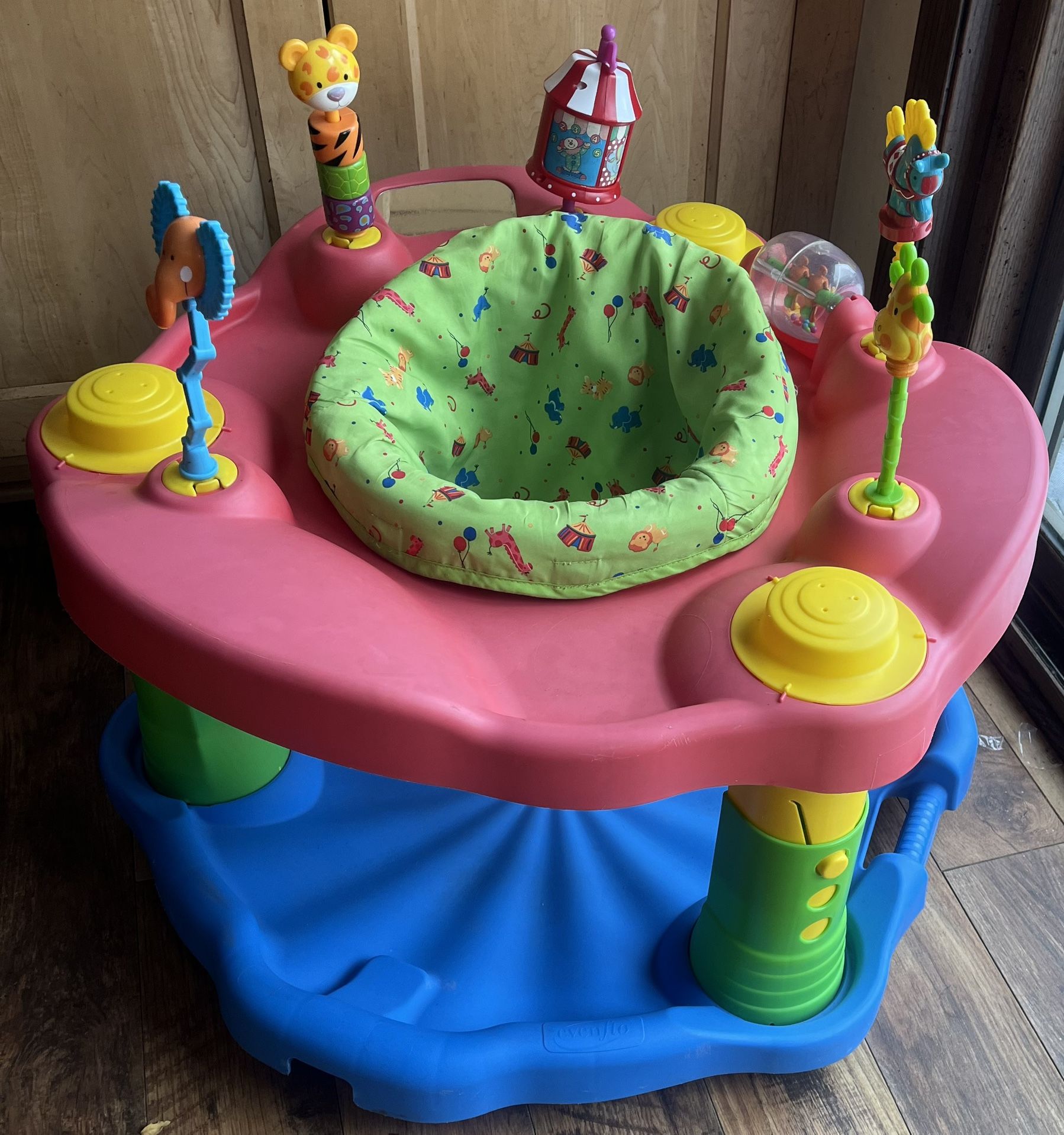 Evenflo ExerSaucer, Mega Circus
