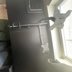 Dual monitor arm