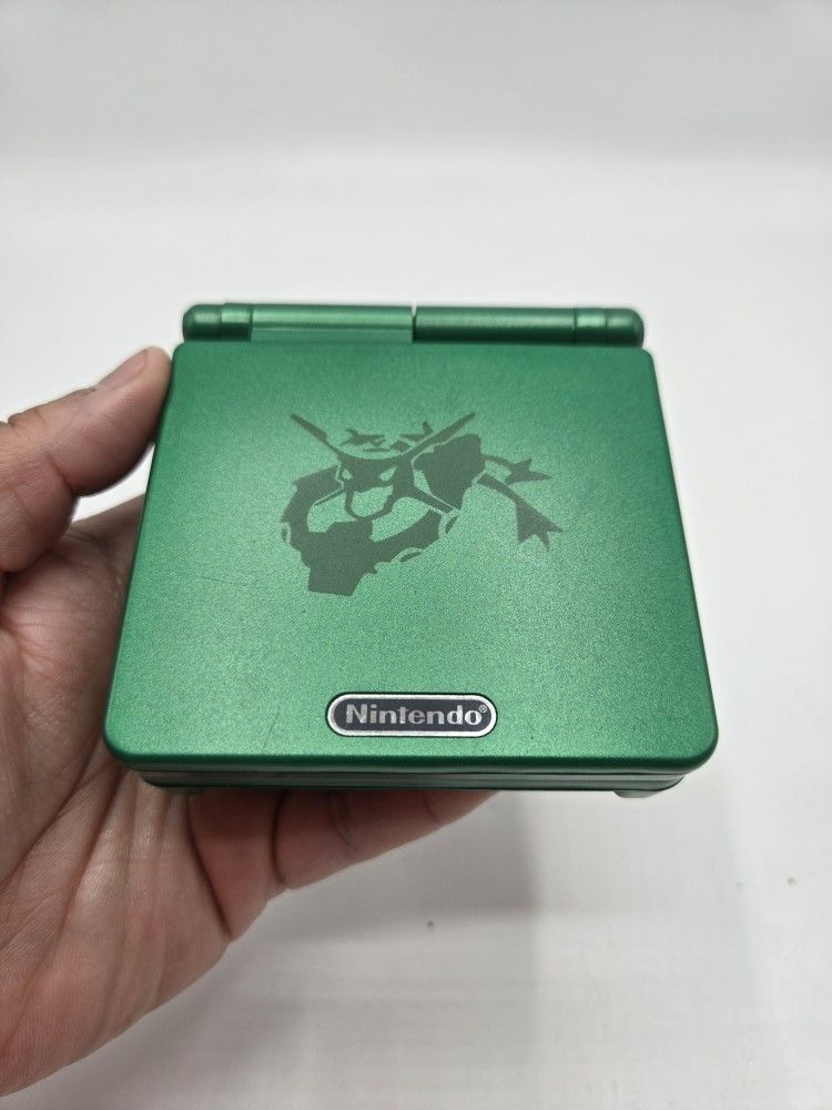 Nintendo Game Boy Advance SP AGS-101 (Rayquaza reshell) system only.