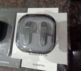 Buds PRO 4 EarPhones *** NOT SAMSUNG***