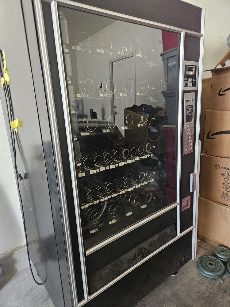vending Machine NATIONAL OAK
