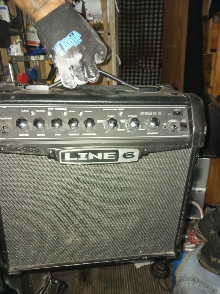 Line 6 Guitar Amp