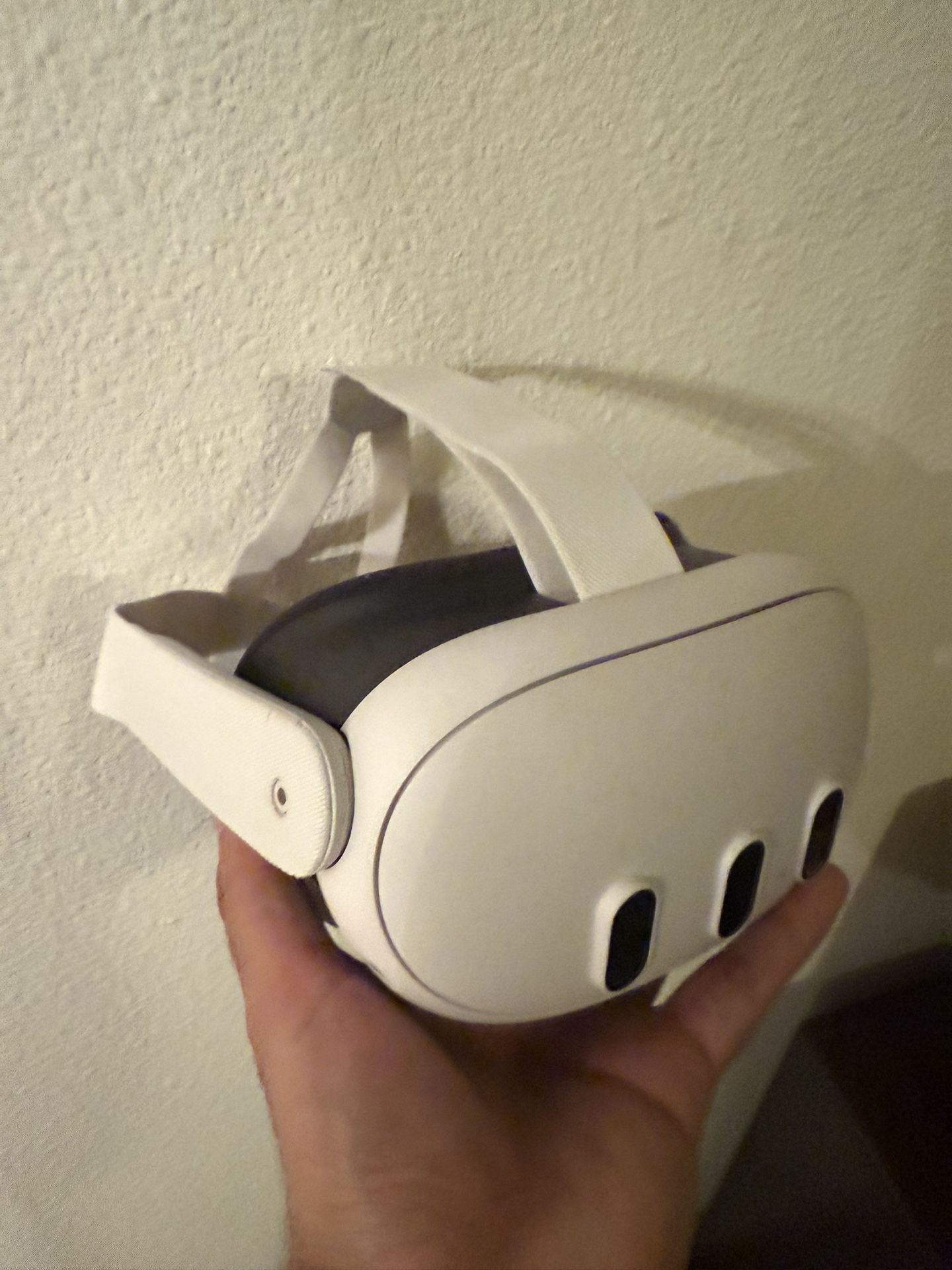 META QUEST 3 (VR HEADSET) BRAND NEW!