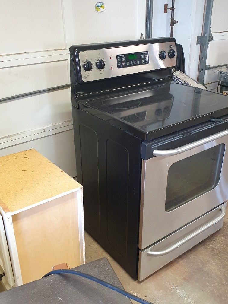 GE Electric Oven