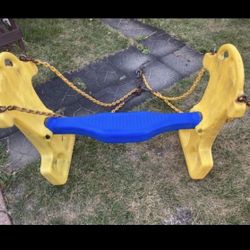 Rainbow Double Swing, Glider