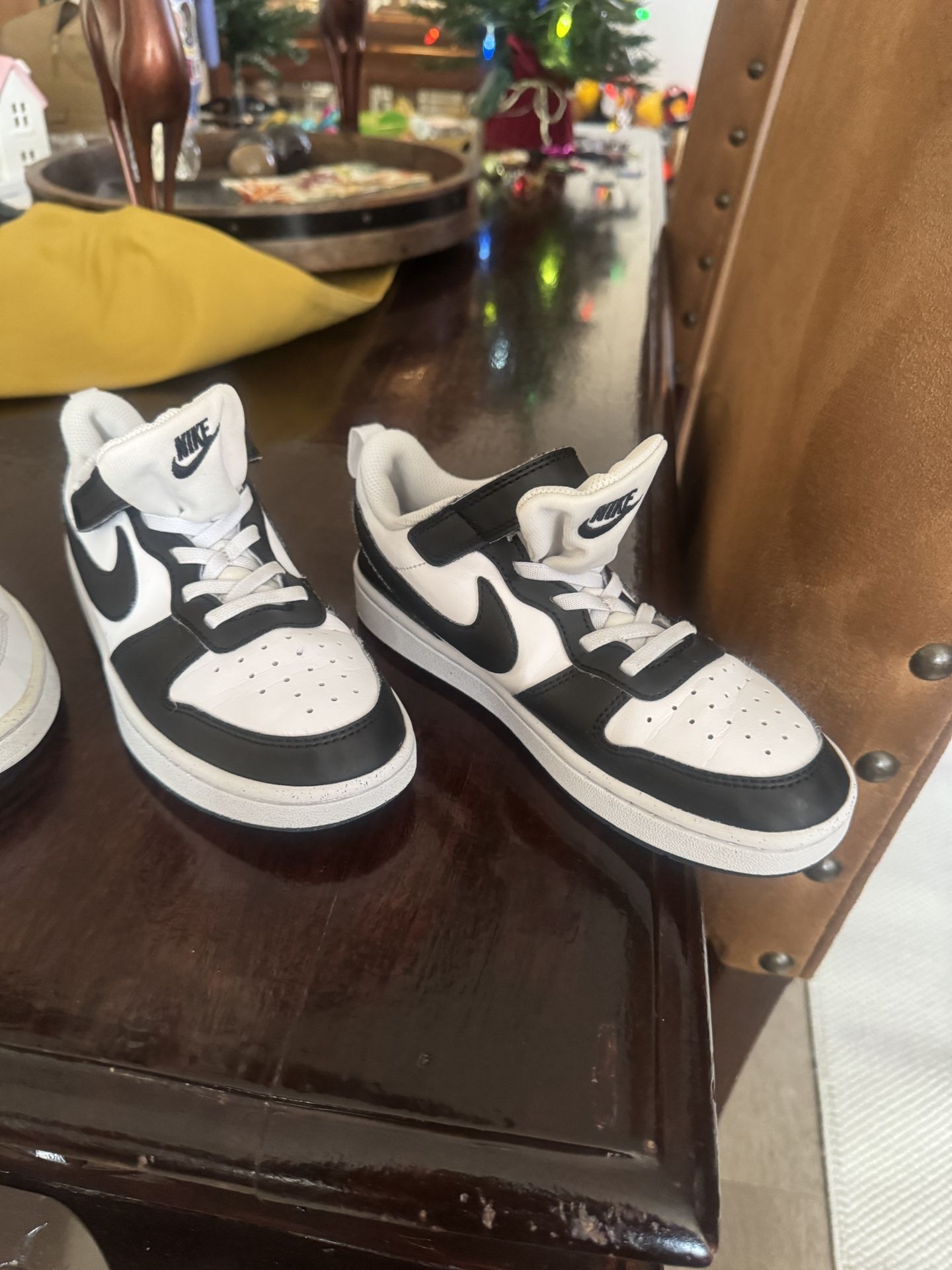 Nike Tennis Shoes Size 3