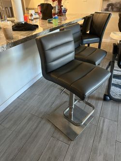 Zuri Barstool Chairs 