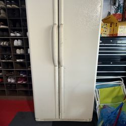 Frigidaire side by side fridge