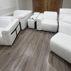 Italian Leather Sectional Sofa https://offerup.com/redirect/?o=Ty5CTw==