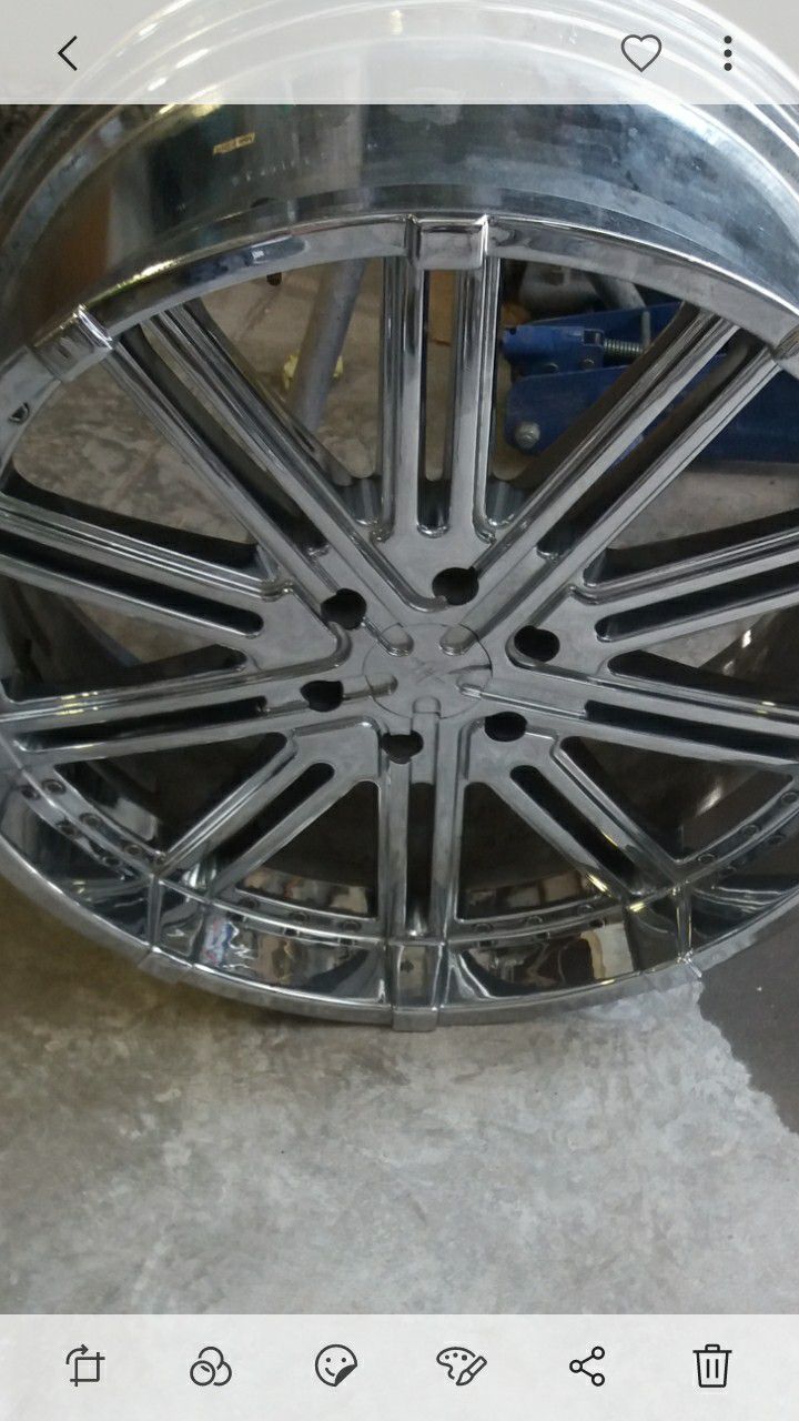 Photo 24 rims only fit 6 lug chevy.one is missing center cap.and has a ding on side