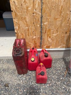 Mix of gas cans all able to be used