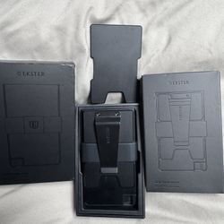 Ekster Card Holder Pro 