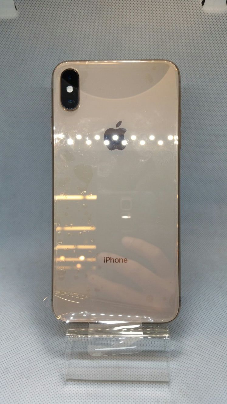 Brand new unlock for any carries around the wolrd iphone xs max 64 GB gold with box and all the accessories for only $849.99 price is firm