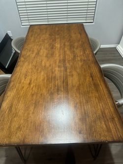 Dining table and 4 chairs