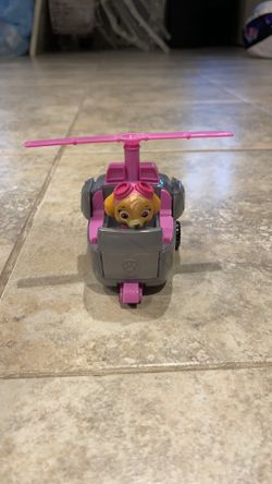 Paw Patrol, Skye’s Helicopter Vehicle with Collectible Figure, for Kids Aged 3 and Up