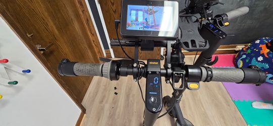 2 Segway Ninebot MAX G30P Electric Scooters – Excellent Condition + Accessories