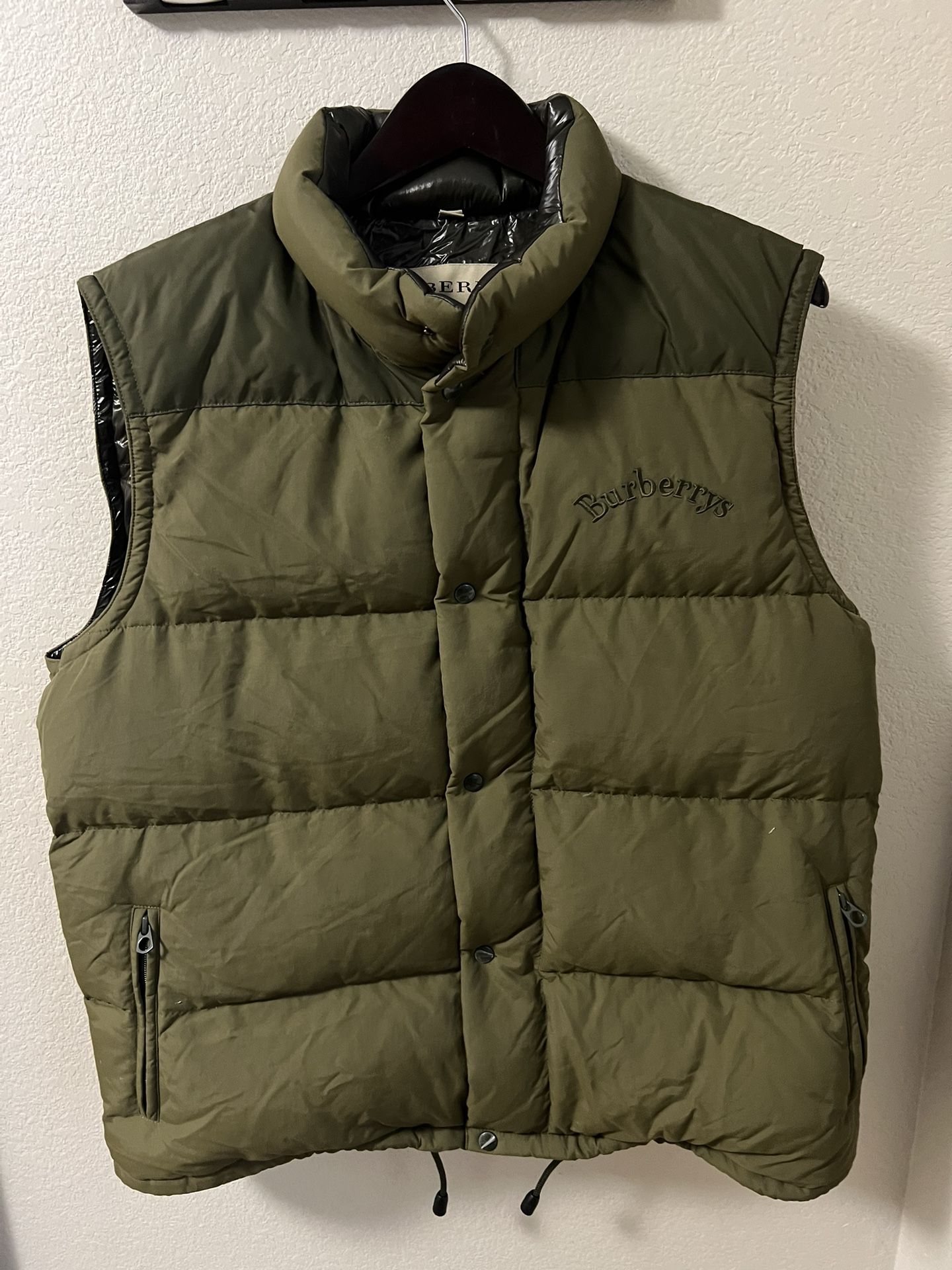 burberry puffer vest men's Landon England size 52 In excellent condition 100% authentic