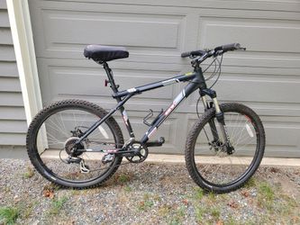 GT Avalanche 3.0 Mountain Bike