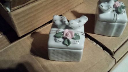 Wedding favors China/Candy/Ring Boxes