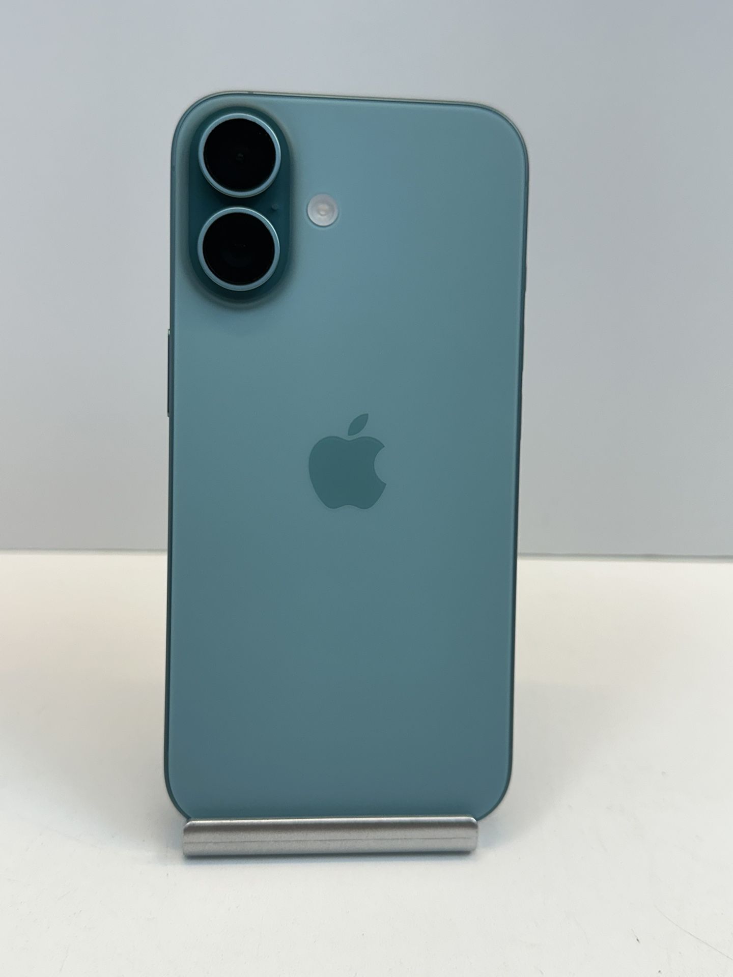 Apple iPhone 16 128gb. ( Unlocked Cellphone )